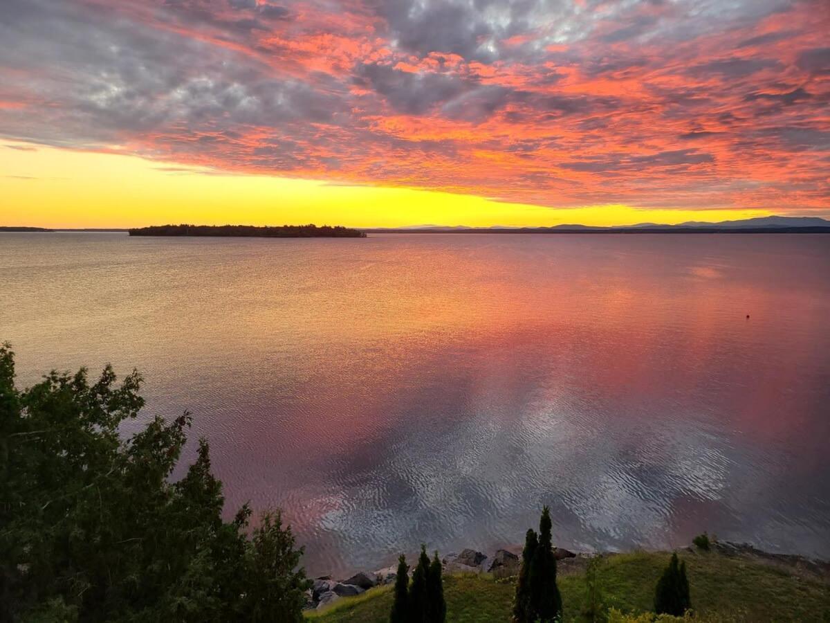 Loza House Adirondack Skydeck Unit Lake Front プラッツバーグ エクステリア 写真